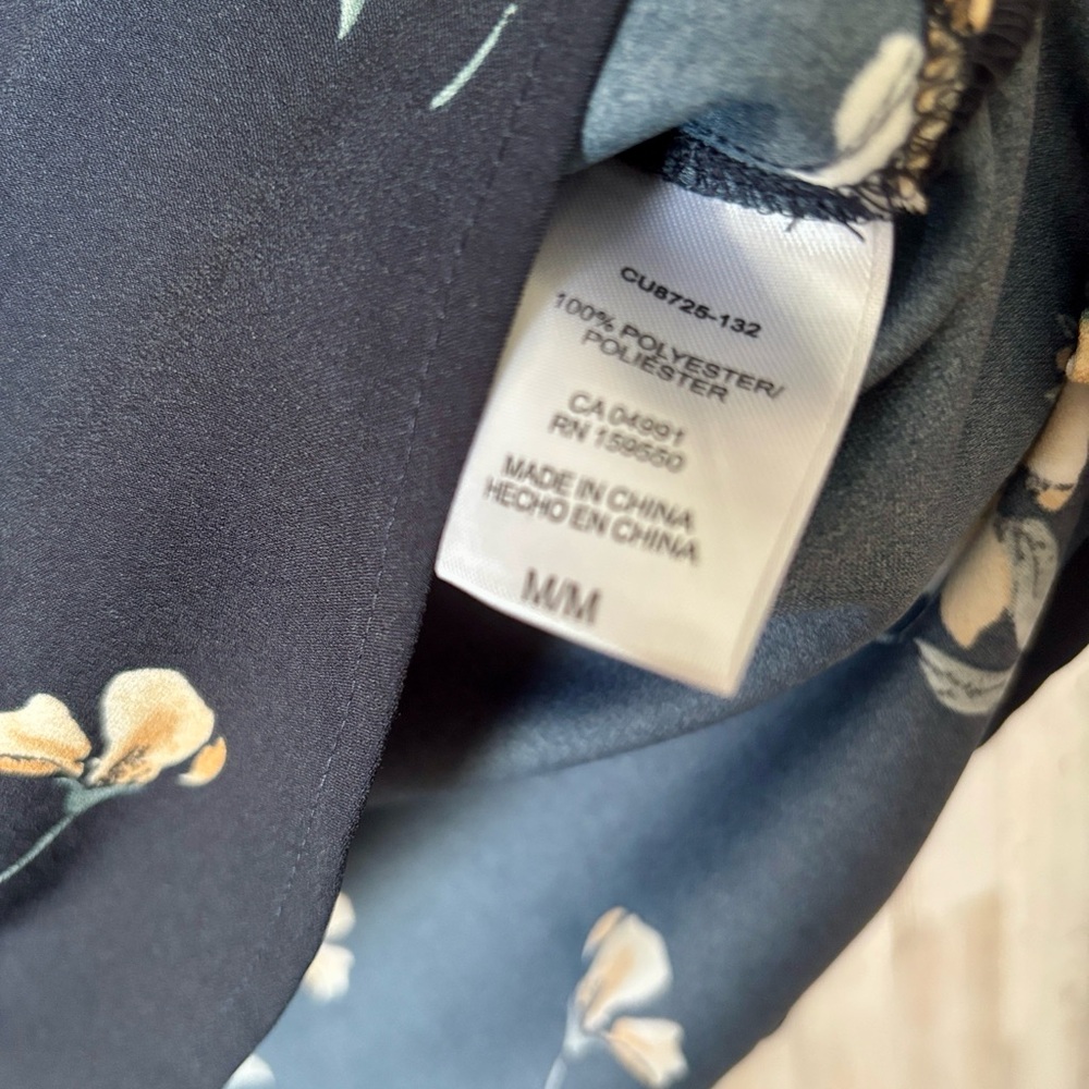 Hilary Radley Navy Floral V-Neck Short Sleeve Blouse - Picture 6 of 7